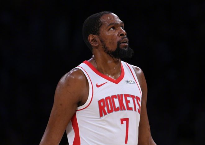 杜兰特季后赛复出23分创纪录 火箭0-2落后陷困境