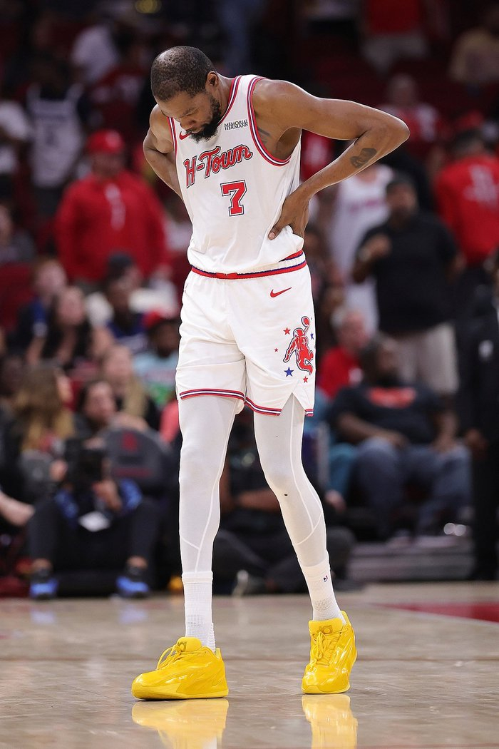 湖人主场力克火箭大比分2-0领先 詹姆斯28分杜兰